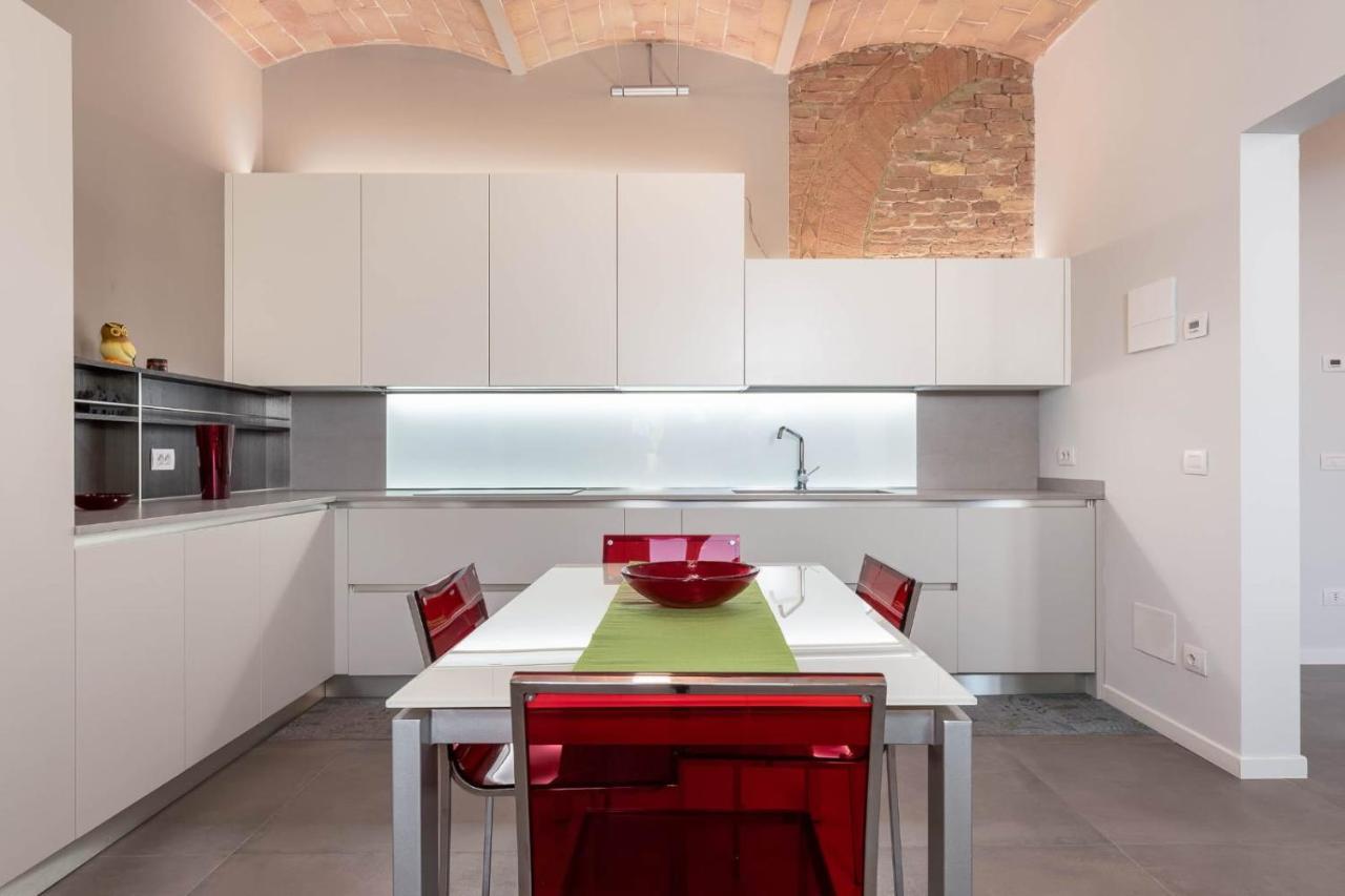 Siena Historic Center Stylish Flat With Balcony!アパートメント エクステリア 写真
