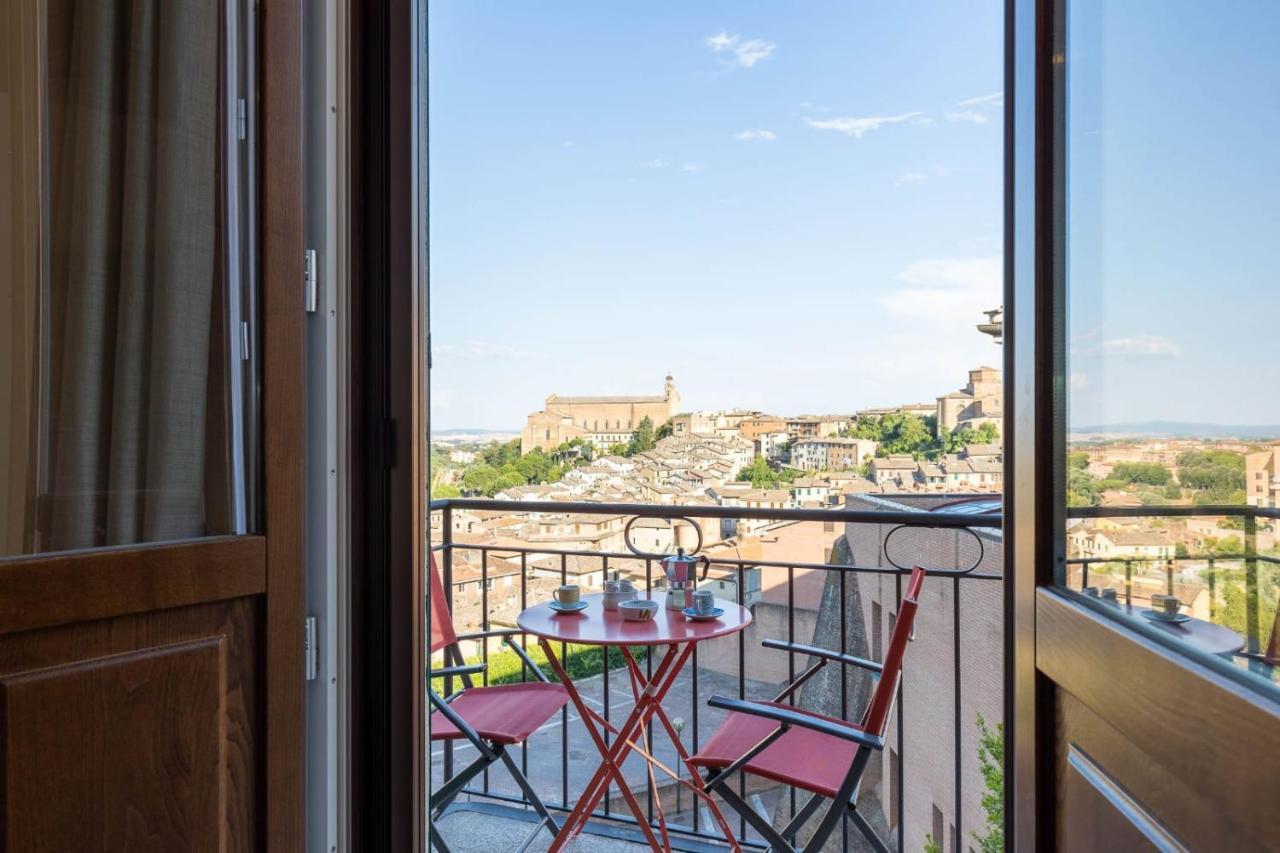 Siena Historic Center Stylish Flat With Balcony!アパートメント エクステリア 写真